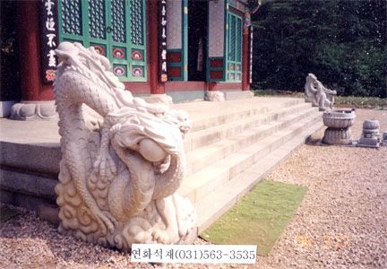 경기 하남 약수사 법당(용호조각)