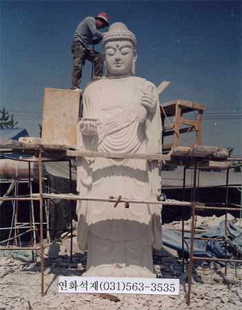 약사여래상 조성중