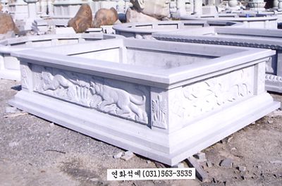 서구식 3단 묘태 (4면조각)