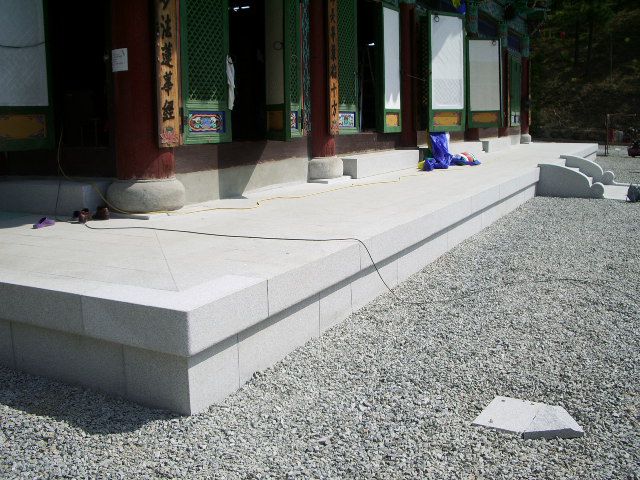 보명사 석 건축