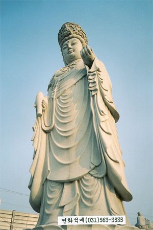 관음상 총높이 23자 (공장전시)