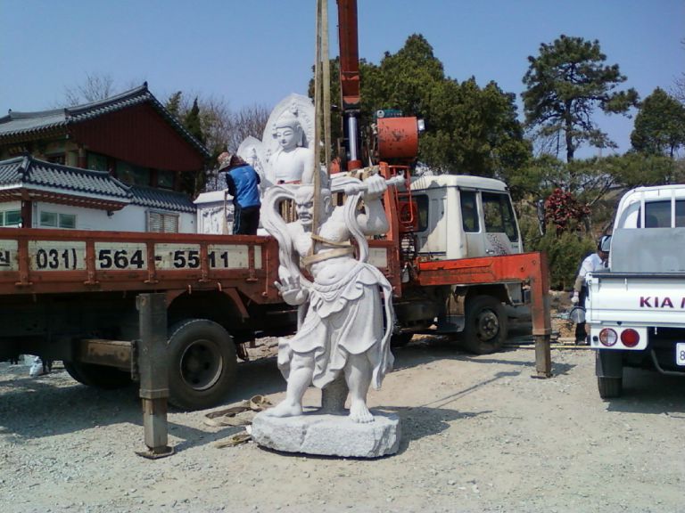 금강력사 작업중