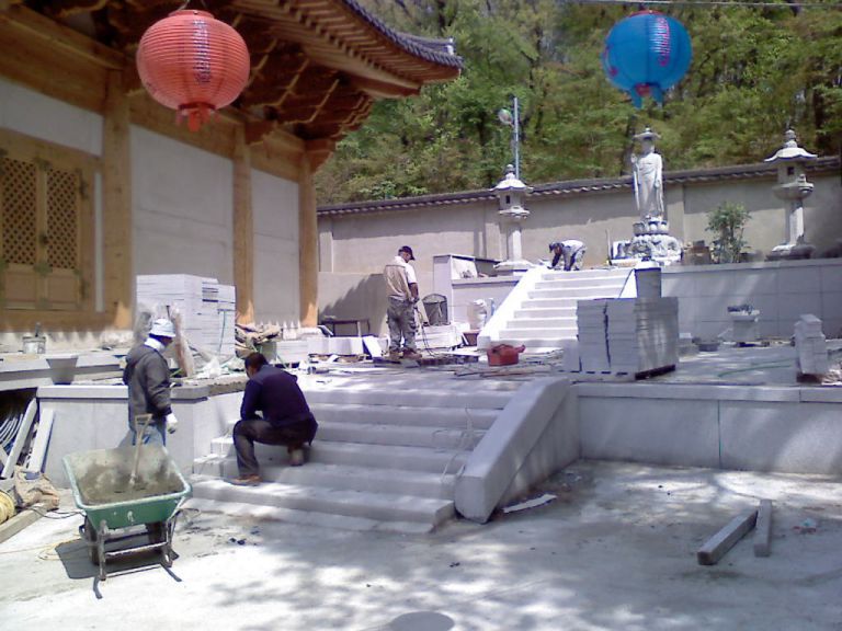 법당 건축작업