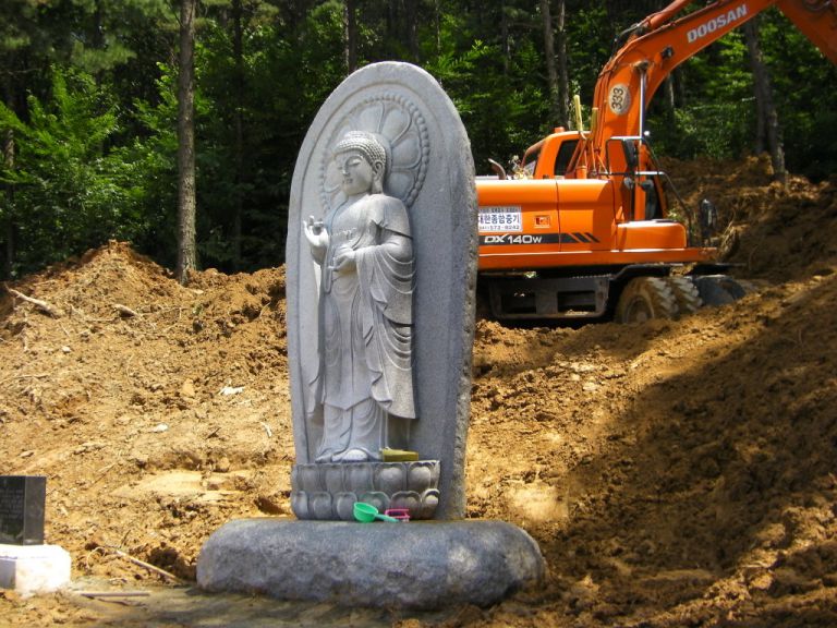 약사여래 부조 시공중